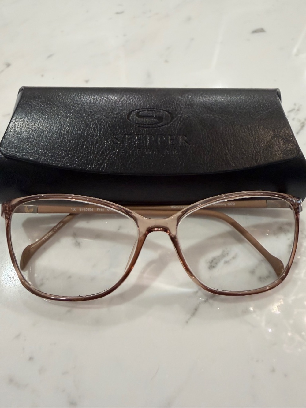 Stepper prescription eyeglass frame